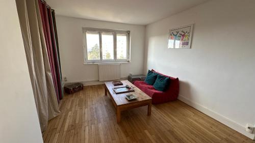 Photo de la galerie de l'établissement Proche Lyon Croix Rousse / parking / Métro, à Caluire-et-Cuire