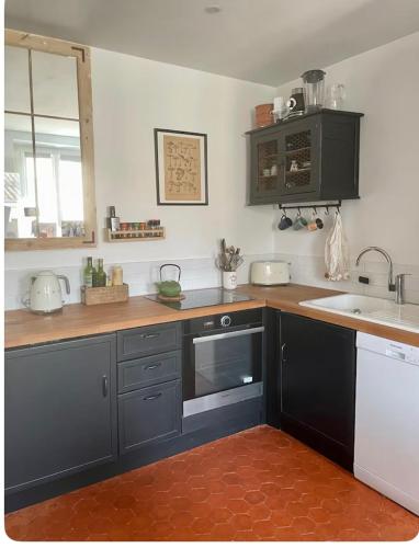 Photo de la galerie de l'établissement Appartement charmant avec balcon vue mer !, à Marseille