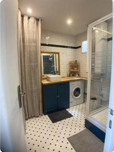 Photo de la galerie de l'établissement Appartement charmant avec balcon vue mer !, à Marseille