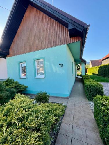 Domček s tenisovým kurtom v srdci Liptova