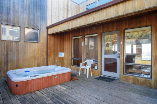 Gallery image of Gorgeous Sea Ranch Escape for 6 with Private Hot Tub in Sea Ranch