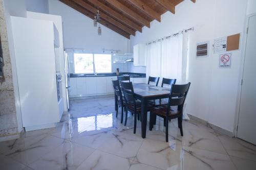 Kuchyň nebo kuchyňský kout v ubytování Sosua Residence by CJDR