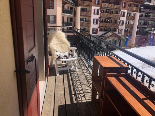 Appartement 60 m2 grand balcon plein sud ARC 1950, piscine, sauna, hammam