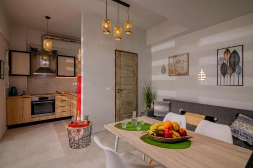 Kuchyň nebo kuchyňský kout v ubytování Natasha's Studio Apartment