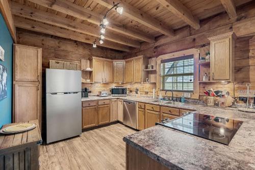 Dapur atau dapur kecil di Deer Run - A Peaceful cabin hideaway