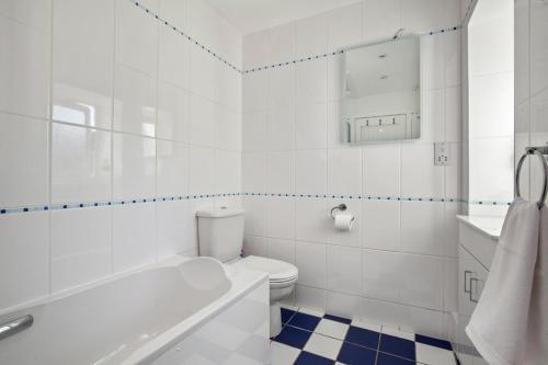 Ένα μπάνιο στο Southwood Cottage Newgale