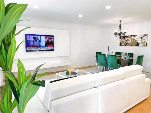 Prestige Lisbon Entire 3 Bedroom Luxury Apartment