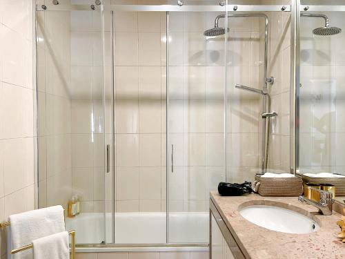 Prestige Lisbon Entire 3 Bedroom Luxury Apartment