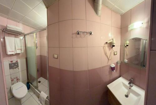 Koupelna v ubytování Buyuk Hotel