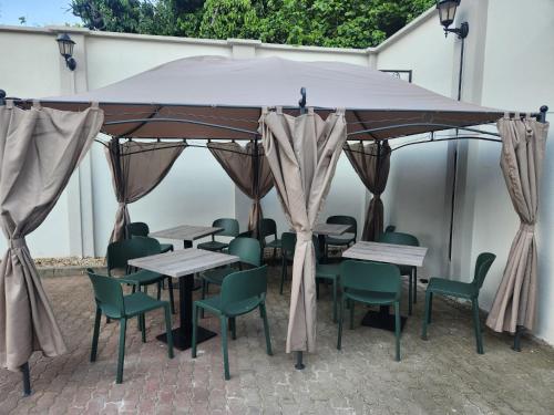 Gambar di galeri bagi SUISSEPALM Hotel di Arad