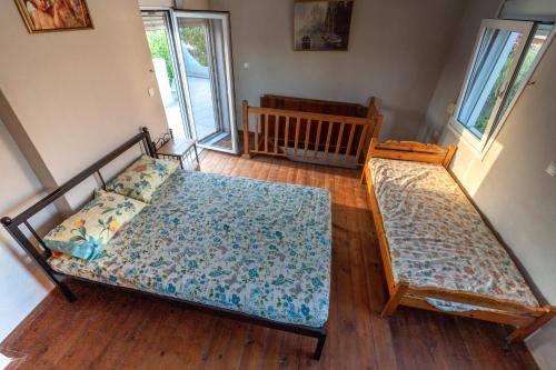 Postel nebo postele na pokoji v ubytování Private House, Peaceful Stylish Retreat Near Ialisos Beach, up to 5 Guests