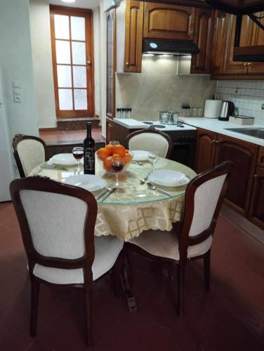 Lili House