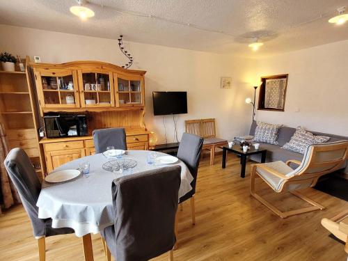 T3 duplex lumineux, proche pistes, parking, Wi-Fi