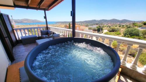 Villa Golden Sun with swimming pool and jacuzzi