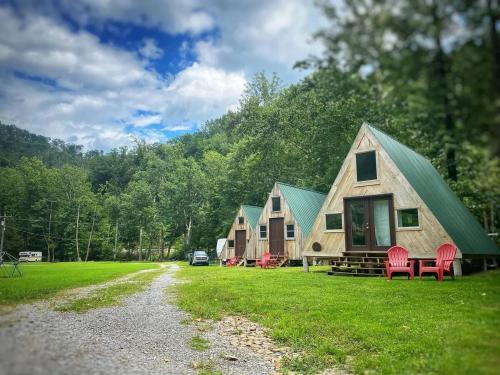 Imagen de la galería de Camp Holly Bela Cabin 1, en Diana