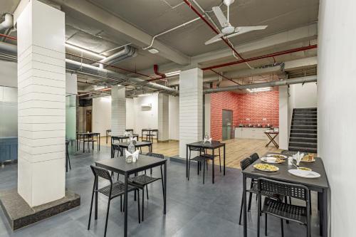 Restaurace v ubytování Wandr Hotel Medicity Gurugram, Near Medanta Hospital