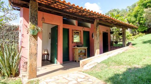 Κήπος έξω από το Casa de campo c lazer, bem equipada, pet friendly