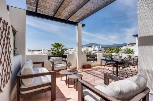 Sea View Apartment Near Estepona and Marbella - Pool and Private Parking photo 6