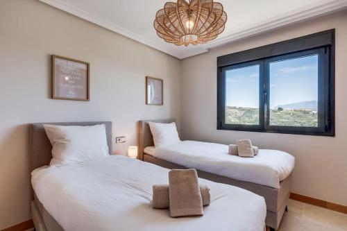 Sea View Apartment Near Estepona and Marbella - Pool and Private Parking photo 18