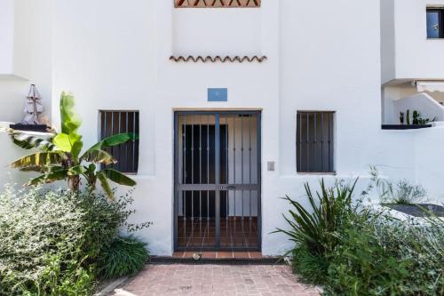 Sea View Apartment Near Estepona and Marbella - Pool and Private Parking photo 27