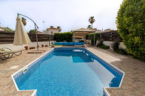 Villa Marinea Star - 3BR Coastal Retreat near Rodafinia Beach