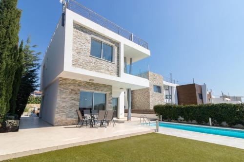 Villa Orchid - Luxury 3BR Retreat between Paphos & Coral Bay