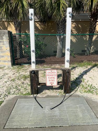 Amenities and beach access! photo 22