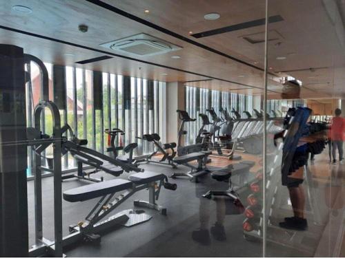 Fitness centrum a/nebo fitness zařízení v ubytování Messatiera Condo - UrbanSol Stay