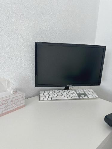 Μια τηλεόραση ή/και κέντρο ψυχαγωγίας στο Limon Home
