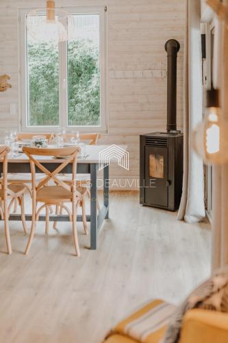 Photo de la galerie de l'établissement Bois Corail Vue mer avec Spa CLS Deauville, à Trouville-sur-Mer