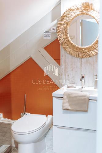 Photo de la galerie de l'établissement Bois Corail Vue mer avec Spa CLS Deauville, à Trouville-sur-Mer