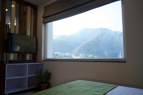 Ein allgemeiner Bergblick oder ein Berglick von des Hotels aus