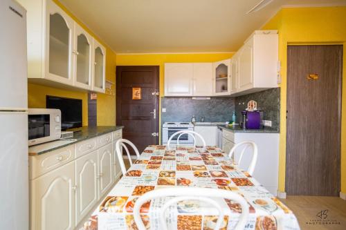 Studio Yellow Mood - Pond, Beach, Peace & Parking