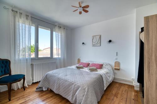 Postel nebo postele na pokoji v ubytování La Catalane House T4 Garden Parking