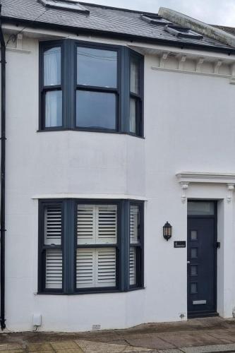 Modern Hove Home close to Brighton Beach with FREE PARKING photo 39