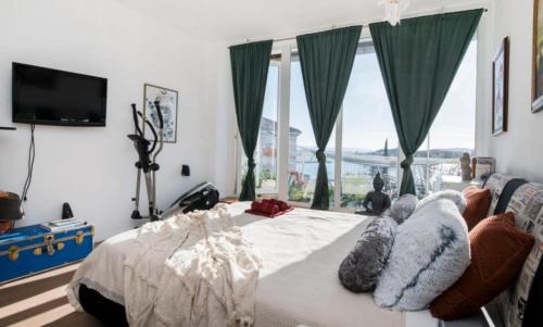 The Horizon Suite in Split Center