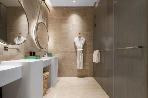 Kempinski Hotel Nanjingにあるバスルーム