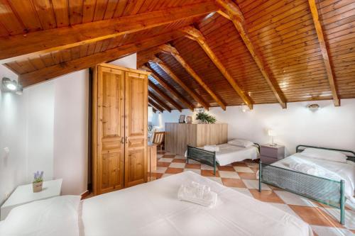 Rosa Seaview Loft