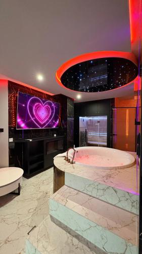 Jacuzzi Glass-House Wislane Tarasy with Sauna and Parking