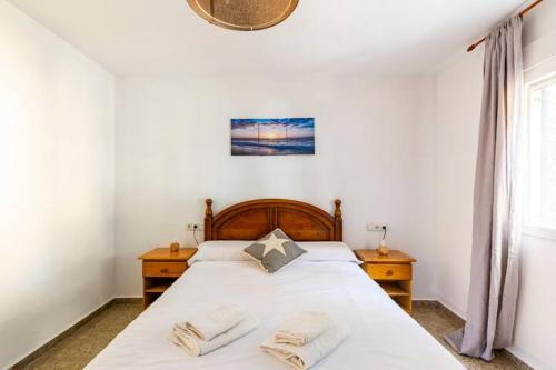 Amplio piso con 4 habitaciones para disfrutar de Málaga con parking gratuito