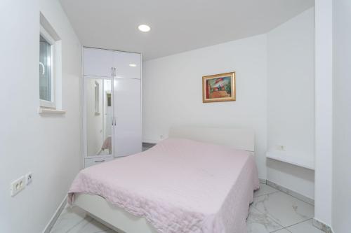 Kiki Apartment