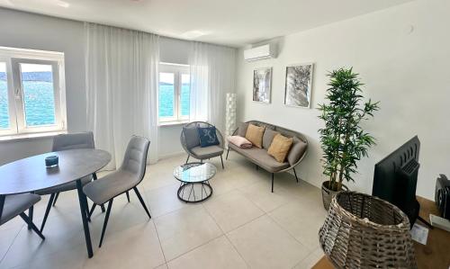Stella Apartments