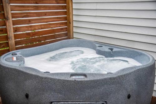 Billede fra billedgalleriet på Sweet Rose Cottage A Romantic Getaway i Omaha