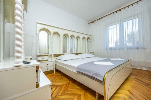 Apartment in Crikvenica 54401