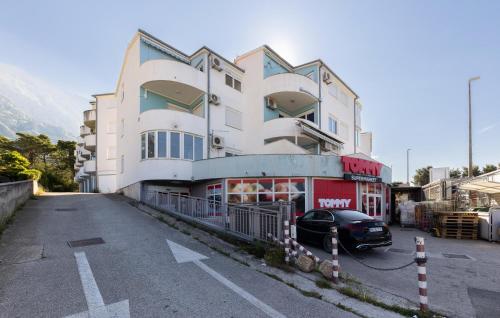 Gorgeous Apartment In Baska Voda With Wifi