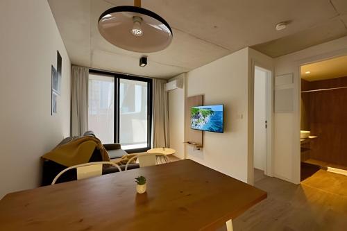 Televisyen dan/atau pusat hiburan di Live Suites
