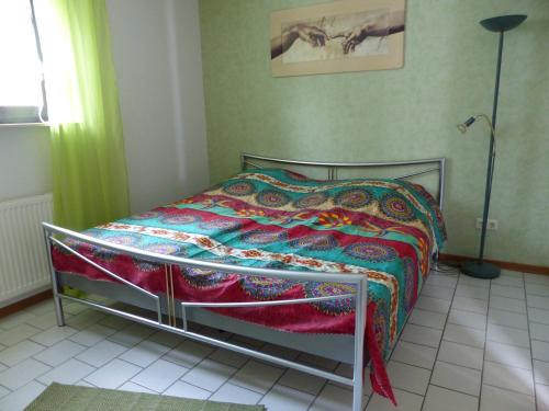 Giường trong phòng chung tại Anja's Ferienwohnung Alken