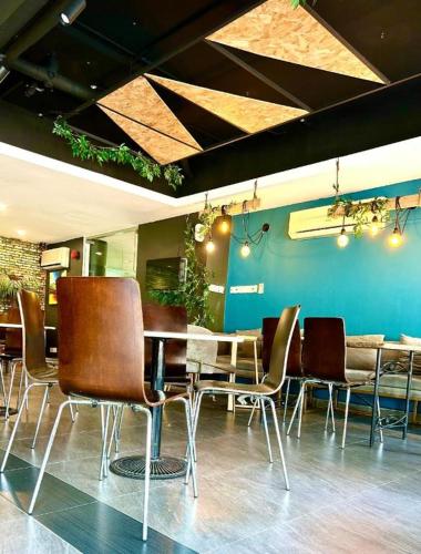 Ruang duduk di Casuarina Hotel