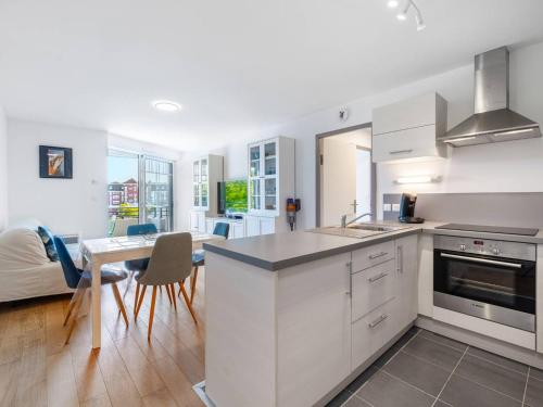 Appart avec vue sur le phare, balcon au Touquet - FR-1-821-34