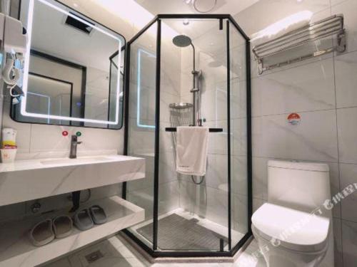 Ένα μπάνιο στο 7 Days Inn Deyang Zhongjiang Kuishan Park